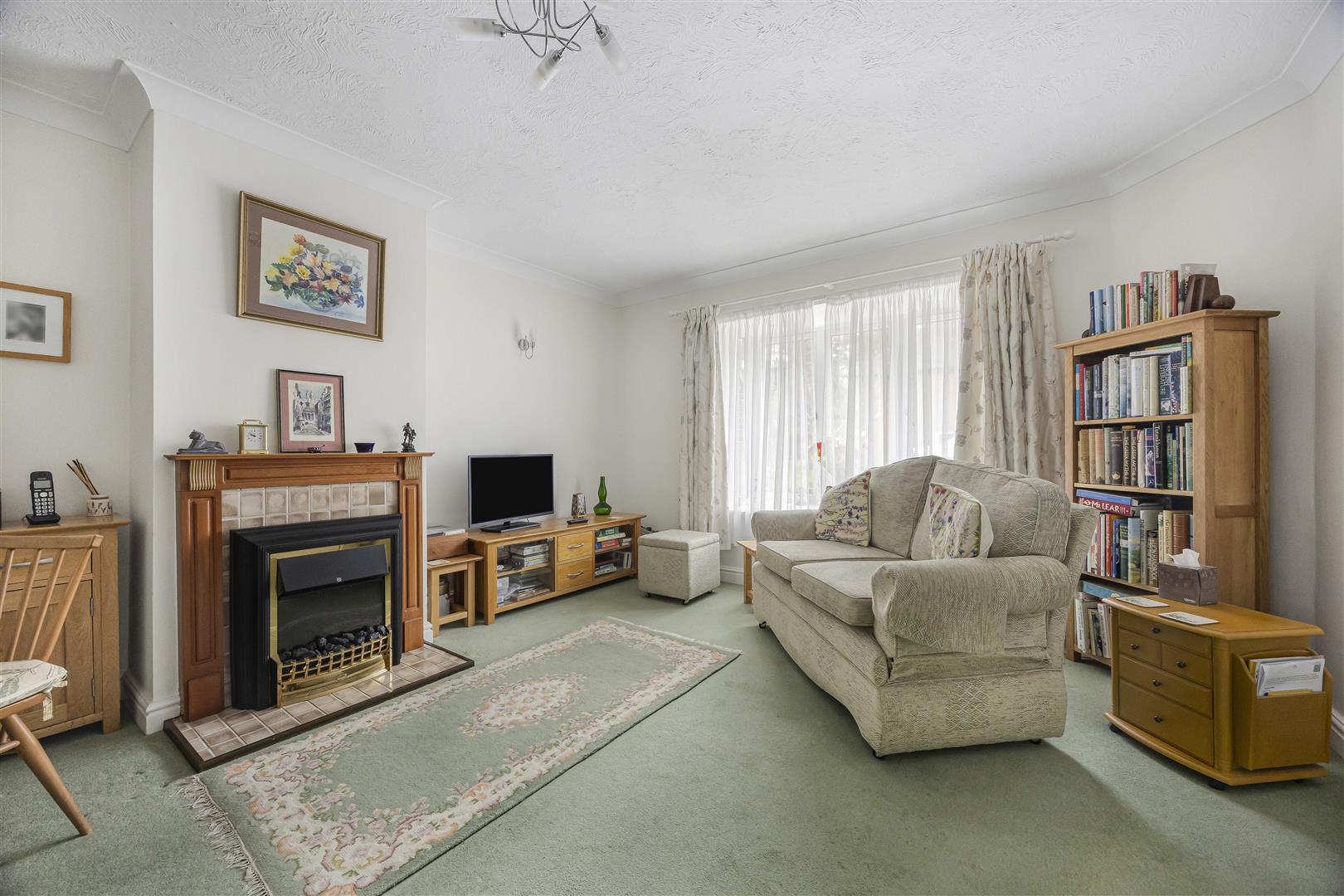 1 bed property in War Memorial Place, Henley-On-Thames